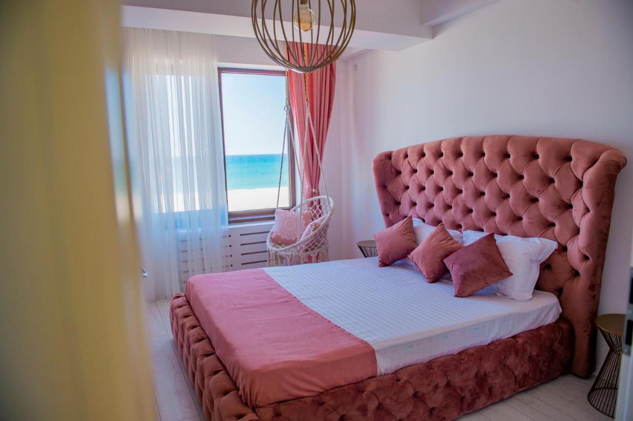 Summerland Luxury Velvet Front Sea View Apartment Mamaia Exterior photo
