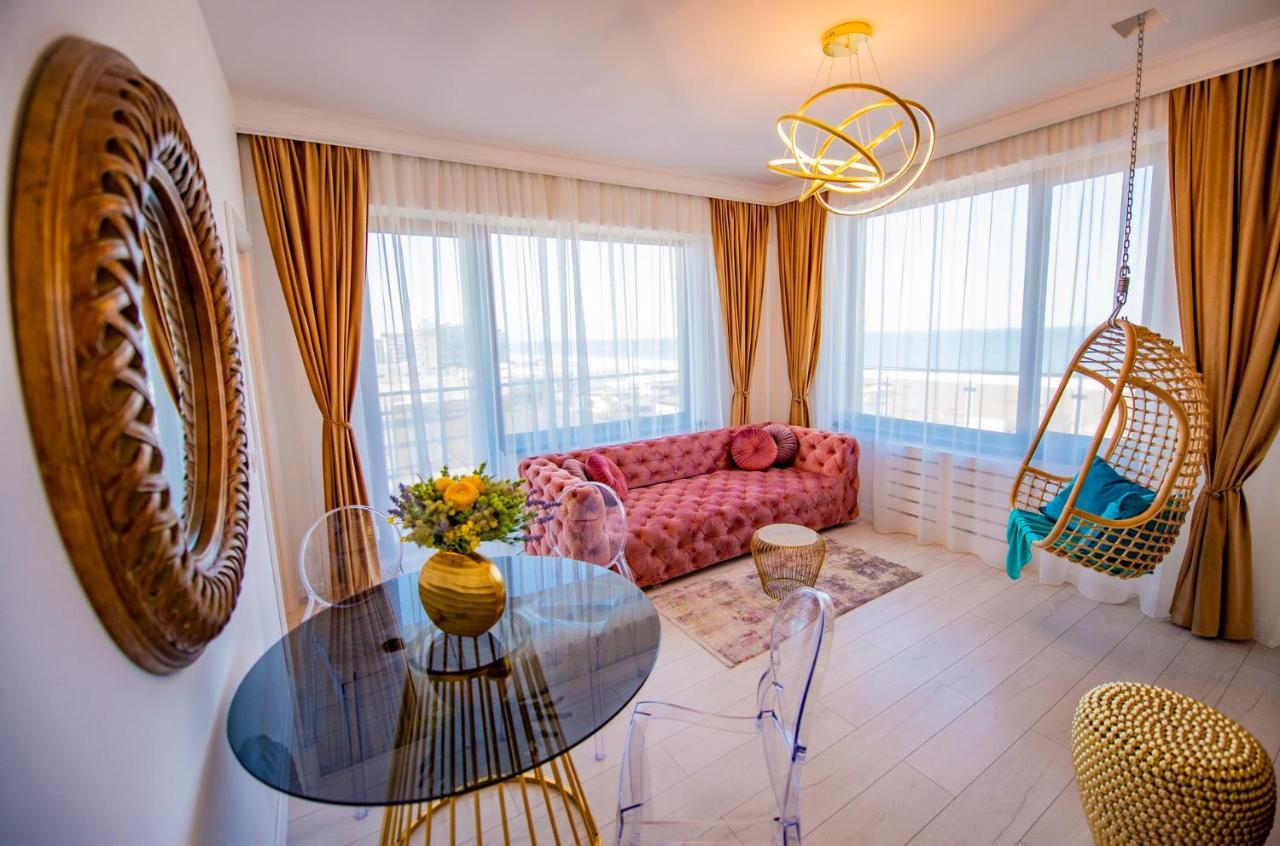 Summerland Luxury Velvet Front Sea View Apartment Mamaia Exterior photo
