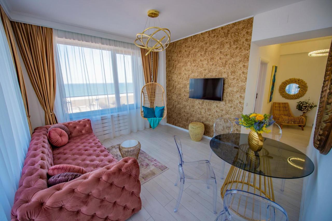 Summerland Luxury Velvet Front Sea View Apartment Mamaia Exterior photo